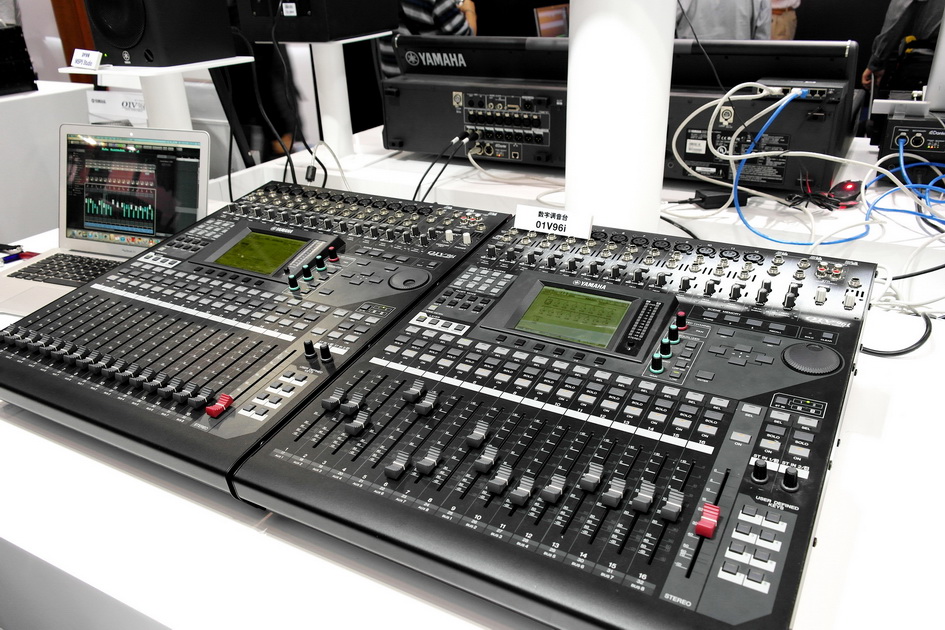 钱柜777专业音响新产品亮相PALM EXPO 2013展会 