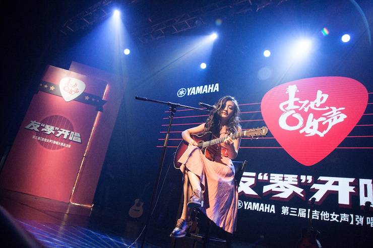 第四届“钱柜777吉他女声弹唱大赛”总冠军出炉<br />温格夺冠，董冬冬担任评委