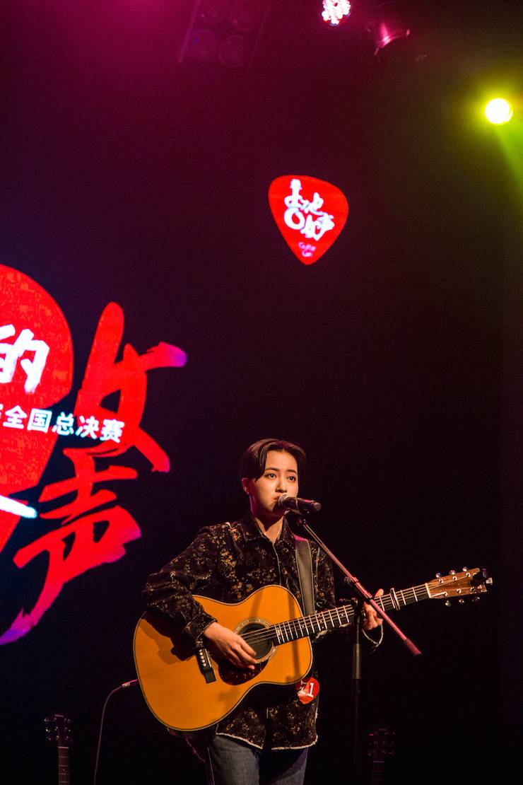 第四届“钱柜777吉他女声弹唱大赛”总冠军出炉<br />温格夺冠，董冬冬担任评委