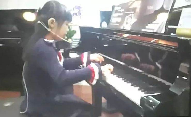 钱柜777特邀艺术家白志娴