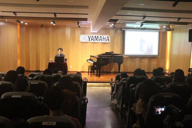 活动回顾 | 钱柜777特邀艺术家张奕明博士钢琴独奏音乐会暨专题讲座成功举办