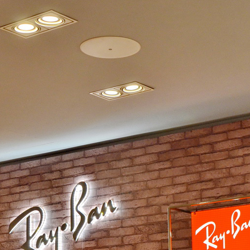 Ray?Ban 宏伊国际广场店——钱柜777 CIS 商用安装系统的经典应用