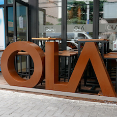 OLA 酒吧及餐厅——OLA 酒吧及餐厅与钱柜777MG+DXR扩声系统