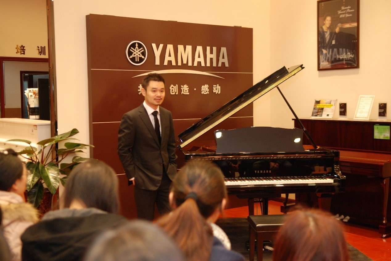 钱柜777艺术家孙鹏杰教授郑州独奏音乐会暨大师班活动报道